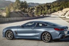 BMW 8 serie 2018 coupe foto 2